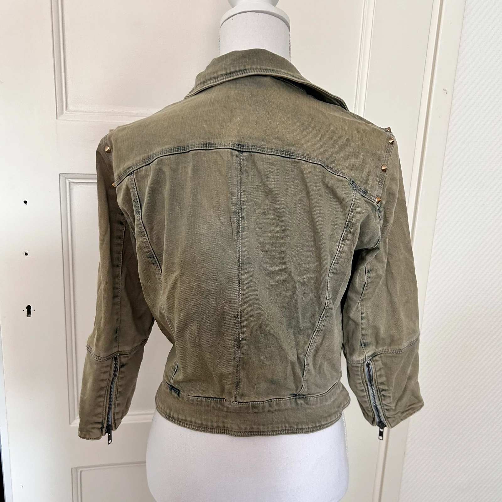 Bershka Stoer Biker Chaqueta de Mezclilla Verde Oliva con Tachuelas – Talla S – photo 6